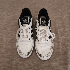 ADIDAS Originals Forum Low Cloud Graffitti Black & White (Sz 9)